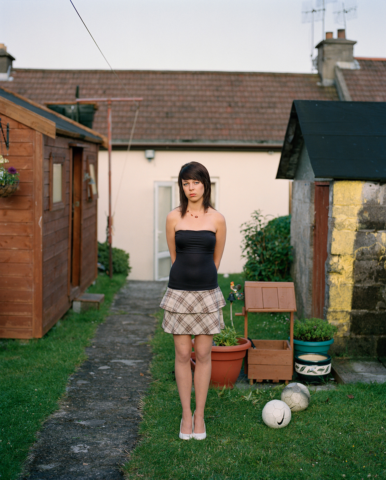 Doug DuBois, My Last Day at Seventeen, Erin in her parents' garden, Cobh, 2009 © Doug DuBois