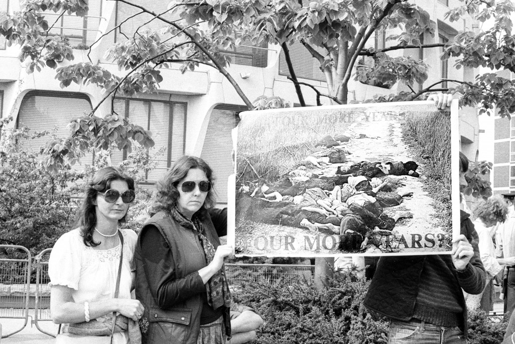 Reagan protests - South American protesters at US Embassy